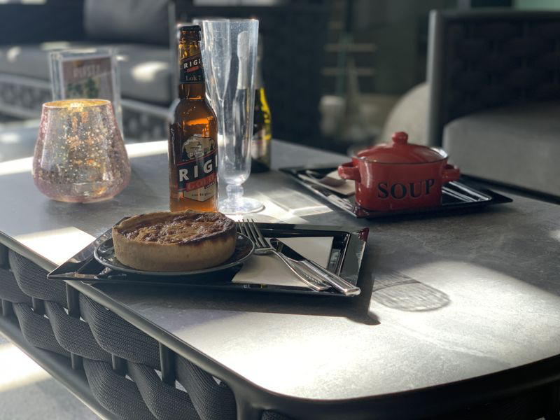 In unserem Bistro erhalten Sie kleine Snacks