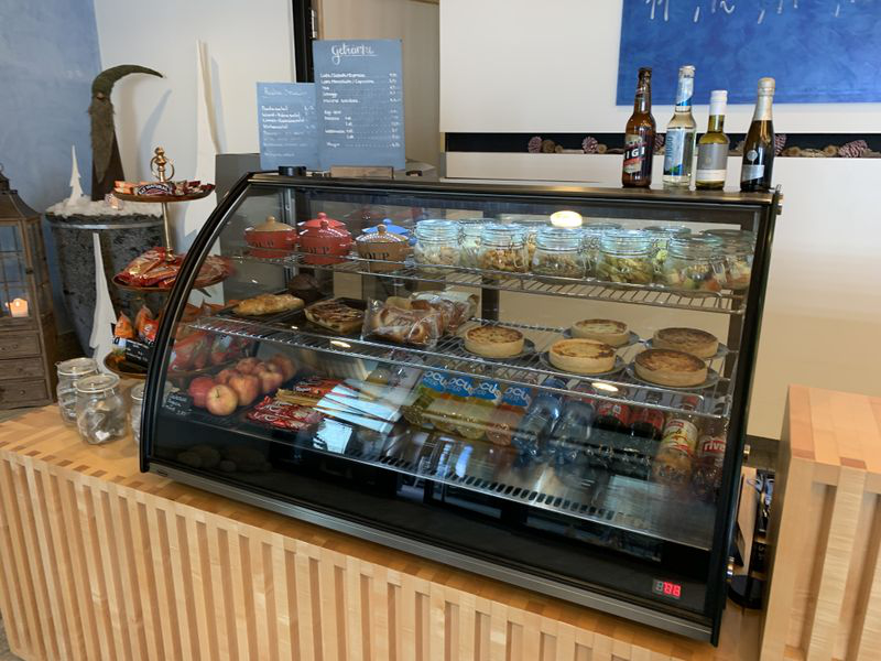 In unserem Bistro erhalten Sie kleine Snacks