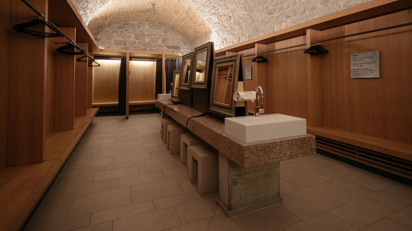Hürlimann Spa Garderobe