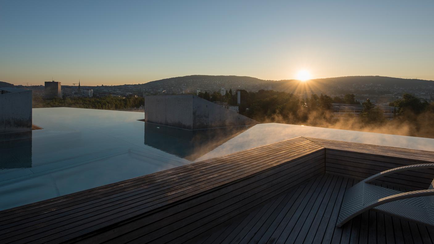 Hürlimann Spa Dachbad Morgenstimmung