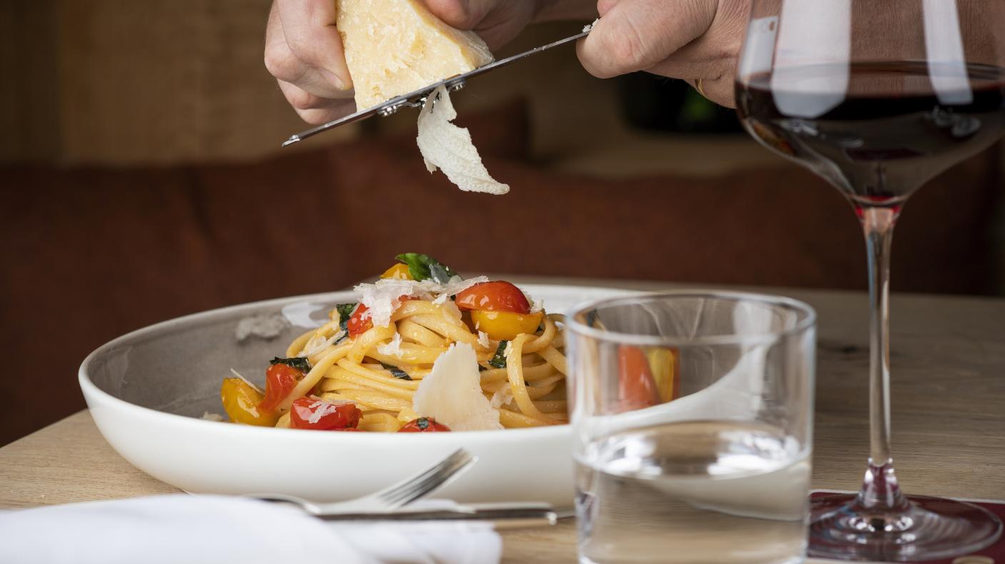 Mineralbad & Spa Samedan Hotel Donatz Abendessen