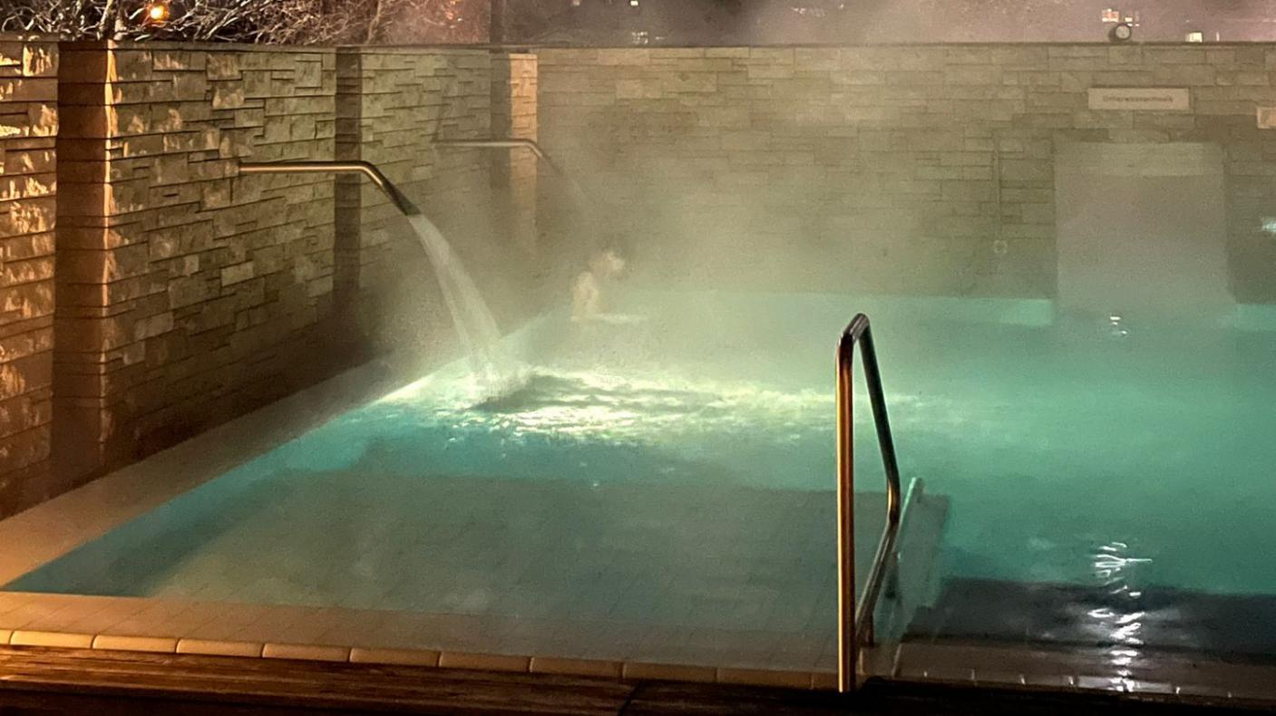 Vollmondbaden im Solbad & Spa Schönbühl