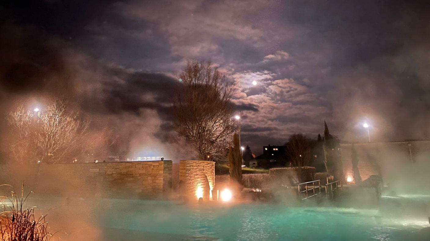 Vollmondbaden im Solbad & Spa Schönbühl