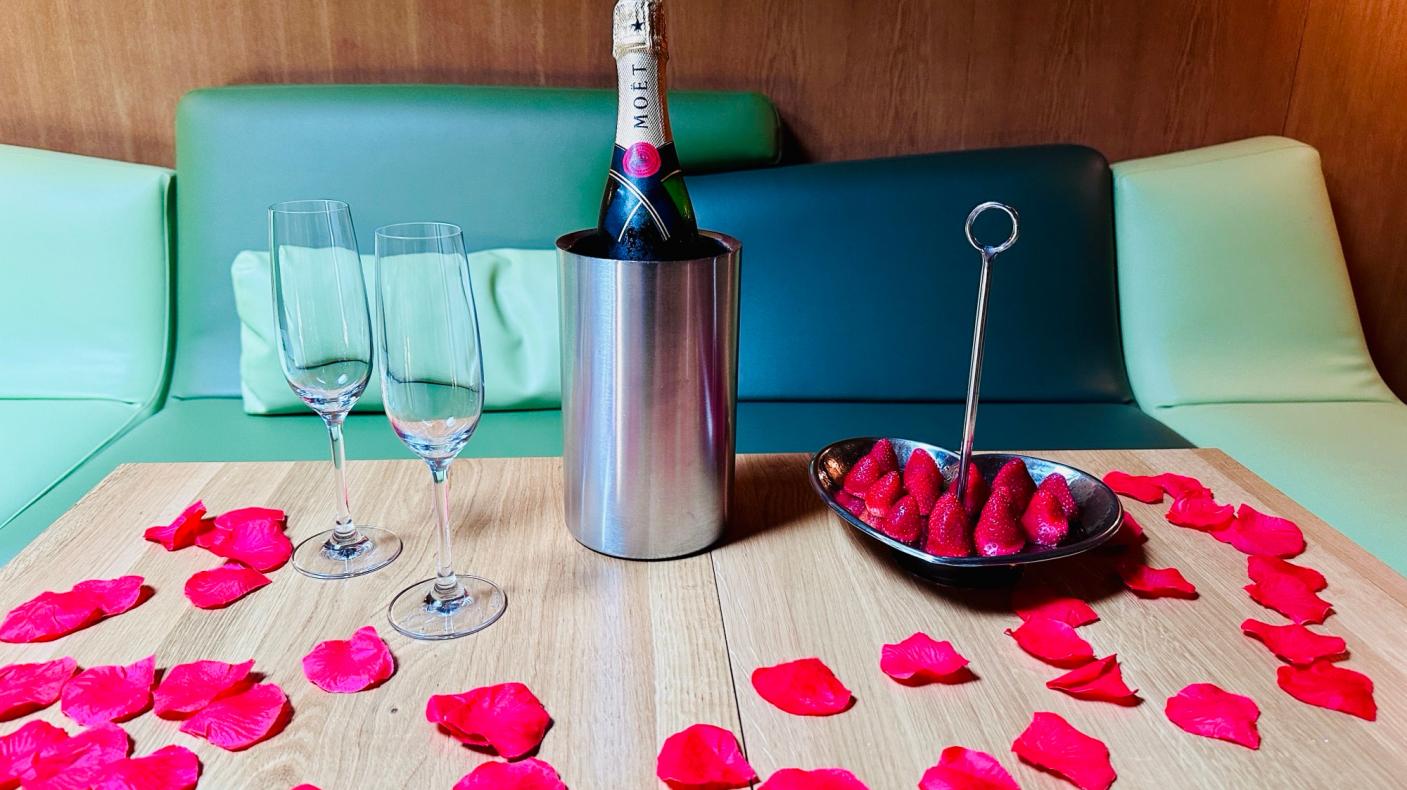 Bubbles & Strawberries Bubbles & Strawberries