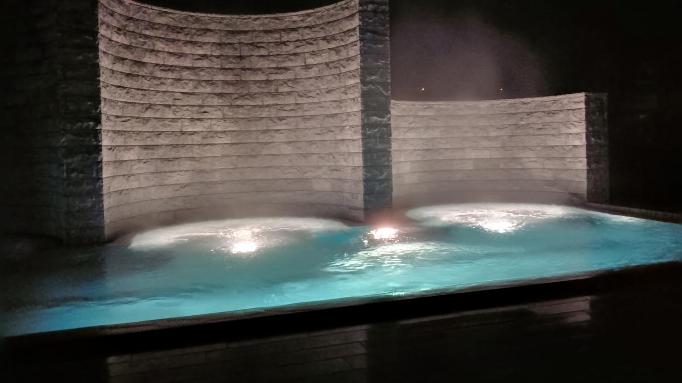 Aussenbad am Abend Aussenbad am Abend